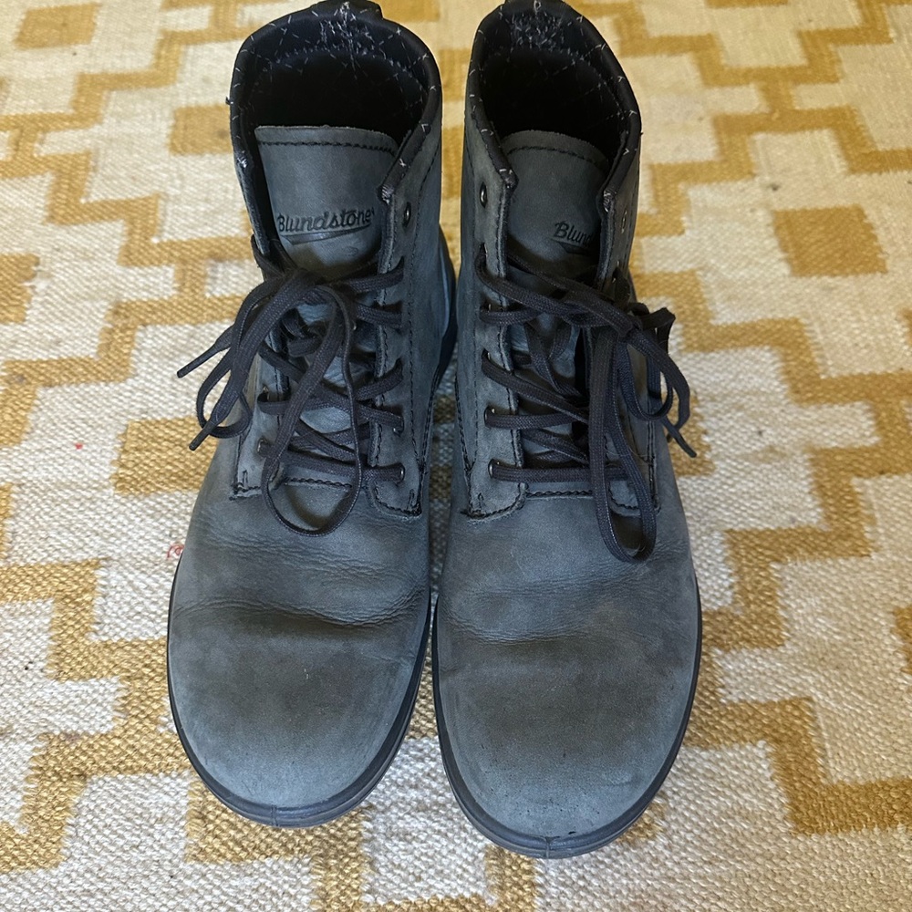 Blundstone Women’s Lace Up Black Leather Boots